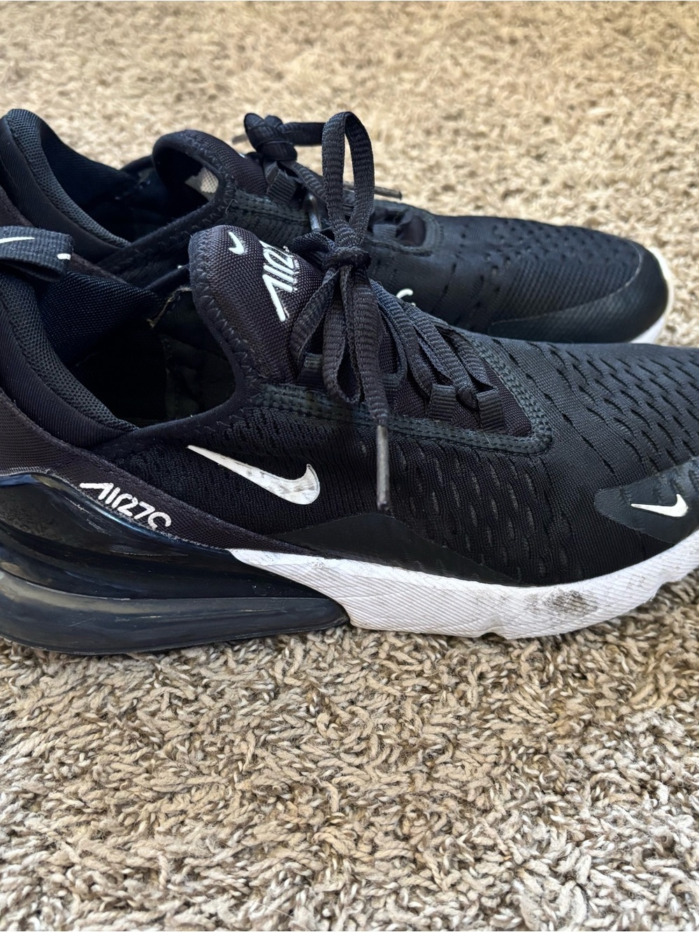 Nike Black and White Air Max 270 Lightweight Runners